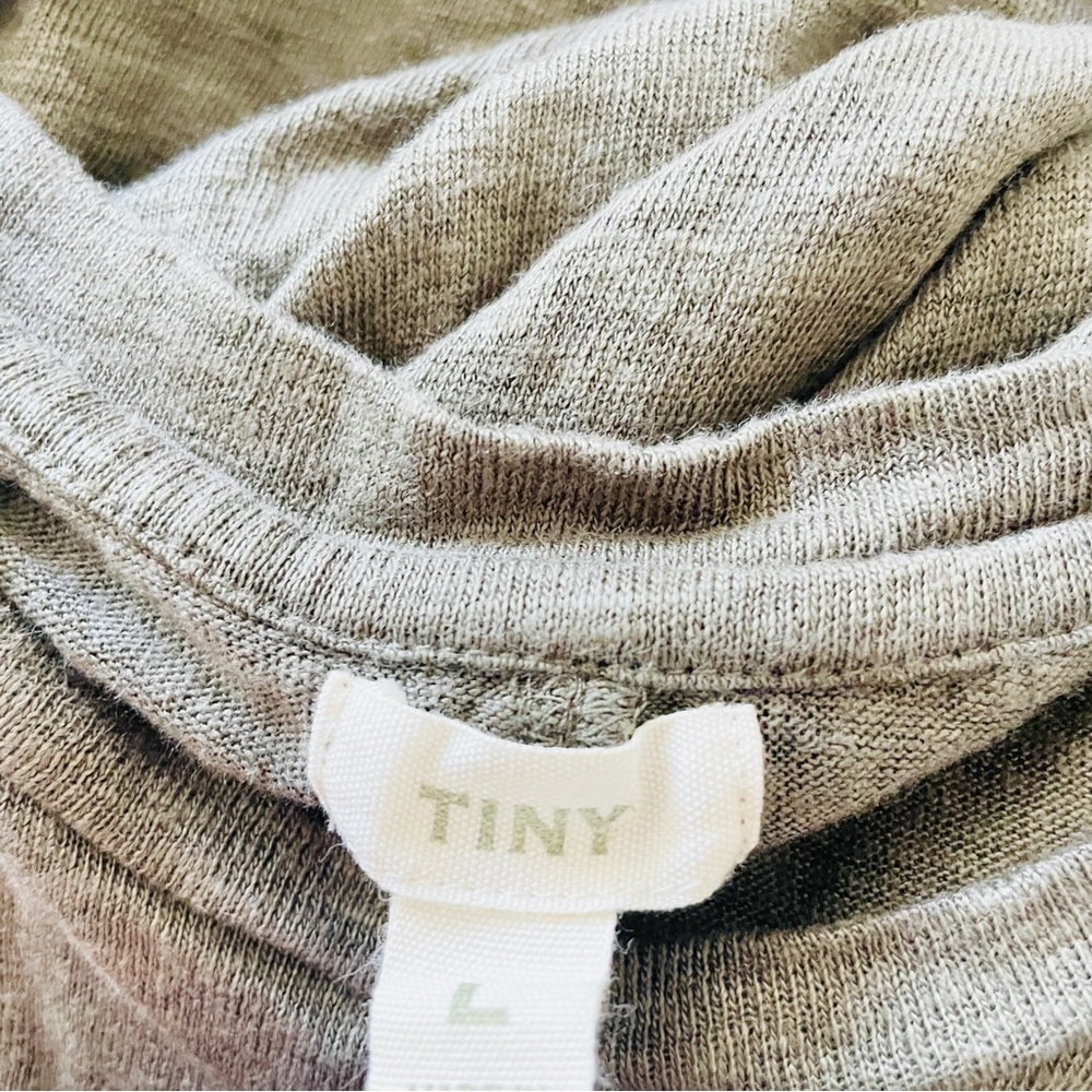 Anthropologie Tiny Green Linen Short Sleeve Embroidered Flower Tee - Picture 4 of 4